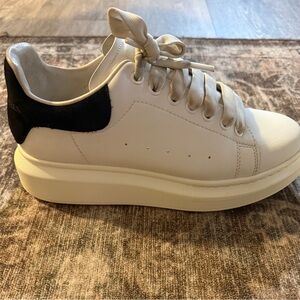 Alexander McQueen Oversized Sneaker in White/Black